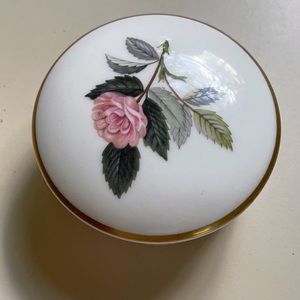 Wedgewood Hathaway Rose dish
